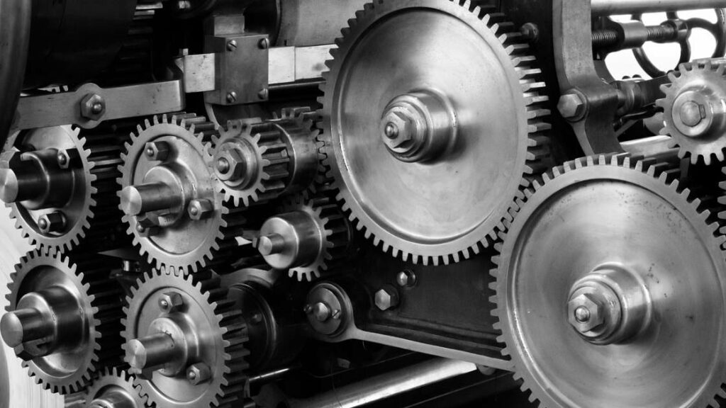 Rotating gears in a mechanical machinery